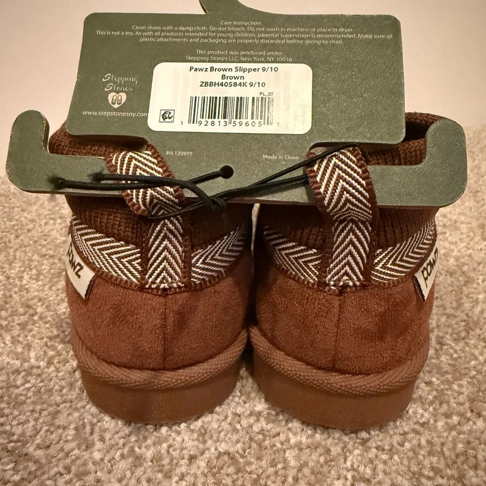 PAWZ nwt brown